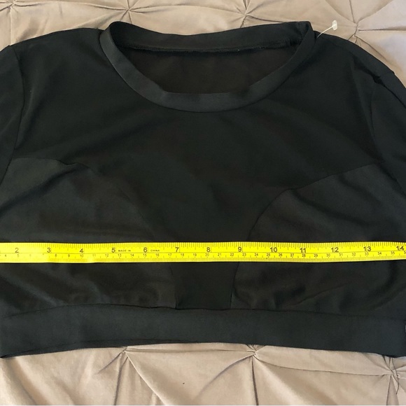 Black mesh crop top - Picture 3 of 4